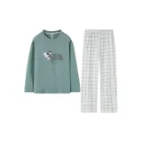 Оливковый зеленый