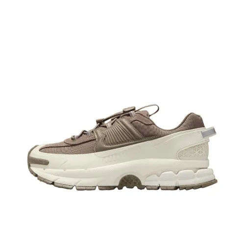 Nike Vomero 5 Roam Беговые кроссовки Низкий топ Коричневый Унисекс