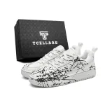 Чёрный с брызгами чернил