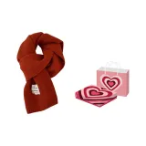 Хурма, красный, коробка с посланием любви