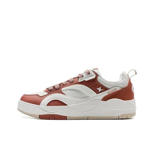 XTEP Master of the Beast Slip-resistant Abrasion-resistant Low Top Skateboard Shoes Women's Red White XTEP Master of the Beast Противоскользящие Износостойкие Низкие Кроссовки для скейтбординга Женские Красные Белые