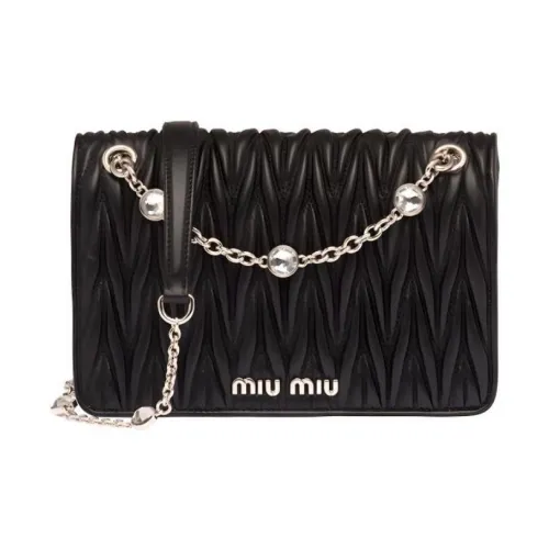 MIU MIU Мателассе Сумки через плечо Женские