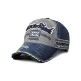 Серый топ, синий козырек