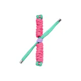 Розовый, красный и зеленый ремешок из скрученного шнура.