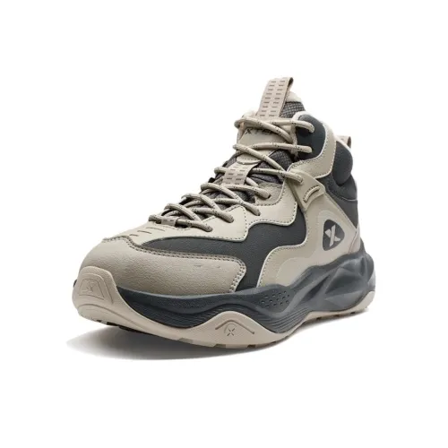 XTEP Red Cliff 2,0 SE противоскользящая термостойкая высокая уличная обувь для мужчин коричнево-черного цвета