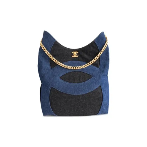 CHANEL Сумки через плечо Женские