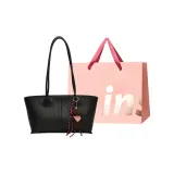 Чёрный - с шармом