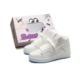 Белый и синий цвет