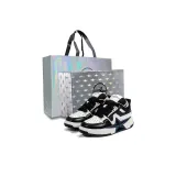 Чёрно-белый