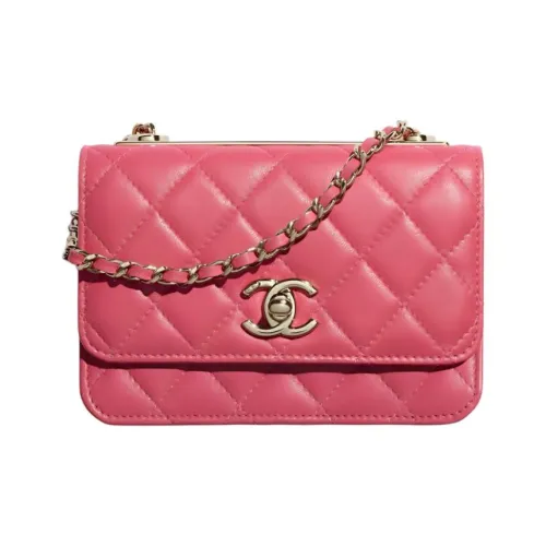 CHANEL Сумки через плечо Женские