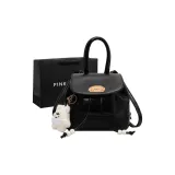 Черный с брелоком