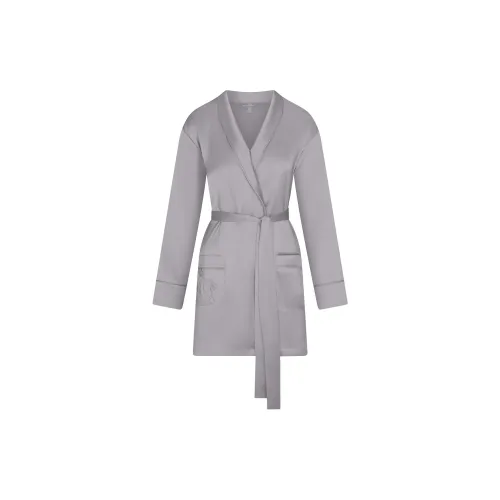 SKIMS FW24 Fake Day Collection HOTEL SHINE ROBE Сон Robe Женские Зеркальце Зеркальце Цвет