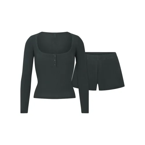 SKIMS FW24 Fake Day Collection Waffle Long Sleeve Henley And Короткий Набор Pajama Набор Женские Ель Ель