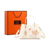 Белый, модель B