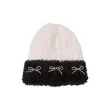 Молочно-белый черный