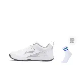 Белые и серебряные спортивные носки.