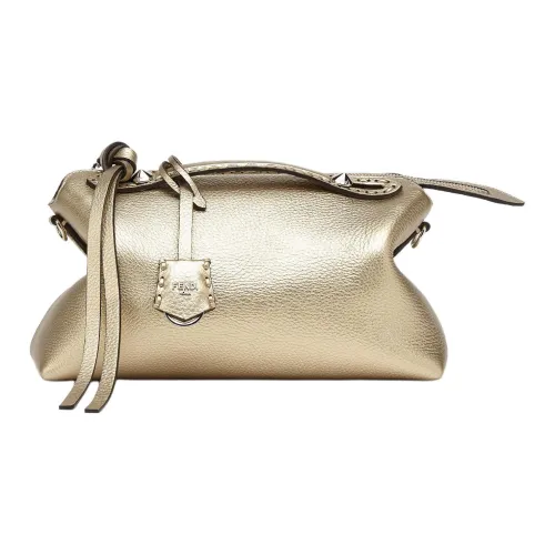 FENDI By The Way series Телячья кожа Одно плечо Сумка Средний Женские Шампанское