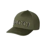 Тёмно-зелёный