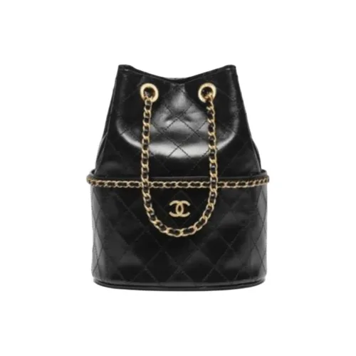 CHANEL Сумки через плечо Женские