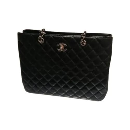 CHANEL Блестящая с рельефом телячья кожа сумка через плечо женская черная