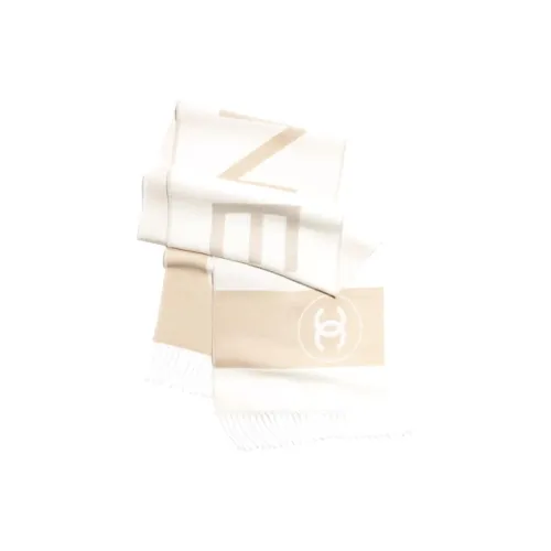 CHANEL Шарфы из шерсти для женщин