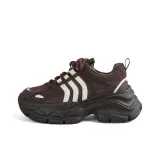 Кирпично-красный