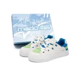 Белый, синий, зелёный.