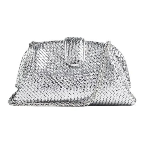 Bottega Veneta Клатч из козьей кожи женский серебряный