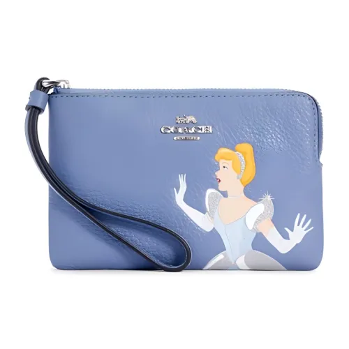 COACH Corner Zip Клатчи Женские