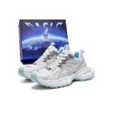 Белый яблоко синий