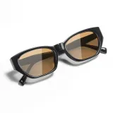 Черная оправа с чайными линзами