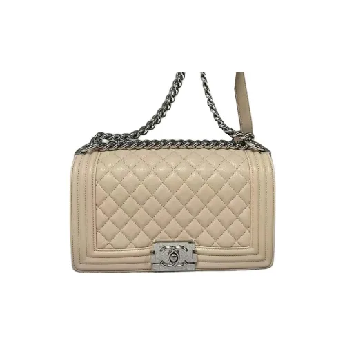CHANEL Сумки через плечо Женские