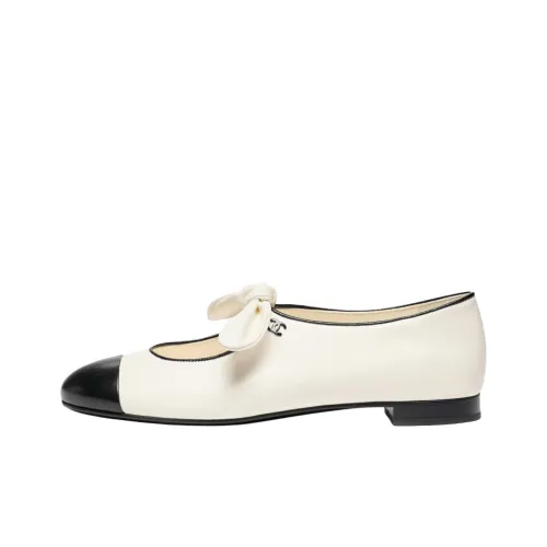 CHANEL Туфли Mary Jane с плоской подошвой Женские Белые