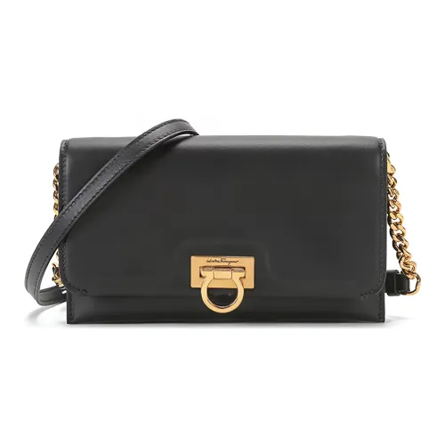 FERRAGAMO GANCINI Сумка через плечо из коровьей кожи мини женская черная