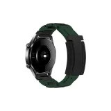 Зелёный с чёрным ремешком и застёжкой.