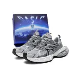 Серебристо-серый