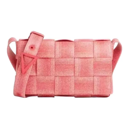 Bottega Veneta CASSETTE Сумки кросс-боди Женские