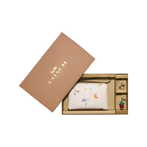 COACH Boxed Клатчи Женские