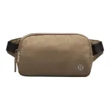 Свет Рыжевато-коричневый и Черный