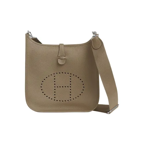 HERMES Evelyne Clemence Bullock Кожа Сумка на плечо Женские 8Q Бежевый MARFA Бежевый