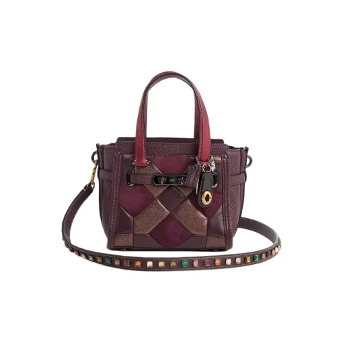 COACH Swagger Клатчи Женские