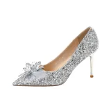 Серебристый