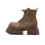 Коричневый