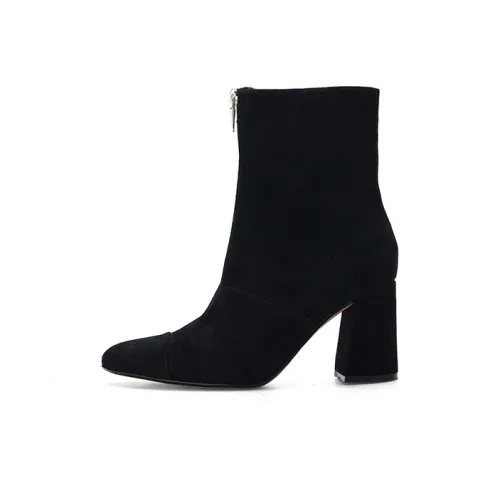 Clarks Эластичные сапоги и сапоги-носки Женские