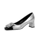 Серебристый