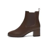 Коричневый