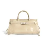 Светло-молочно-чайный