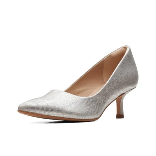 Clarks Низкий каблук Высокий каблук 5,5 см Женские Серебряные
