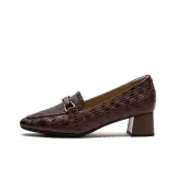 Коричневый