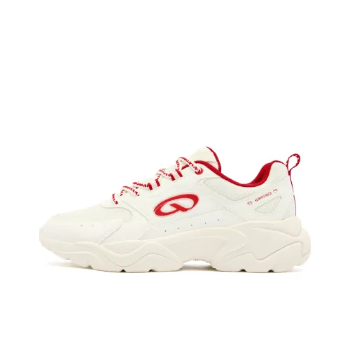 QIAODAN Противоскользящий устойчивый к истиранию низкий топ кэжуал женский бежевый красный